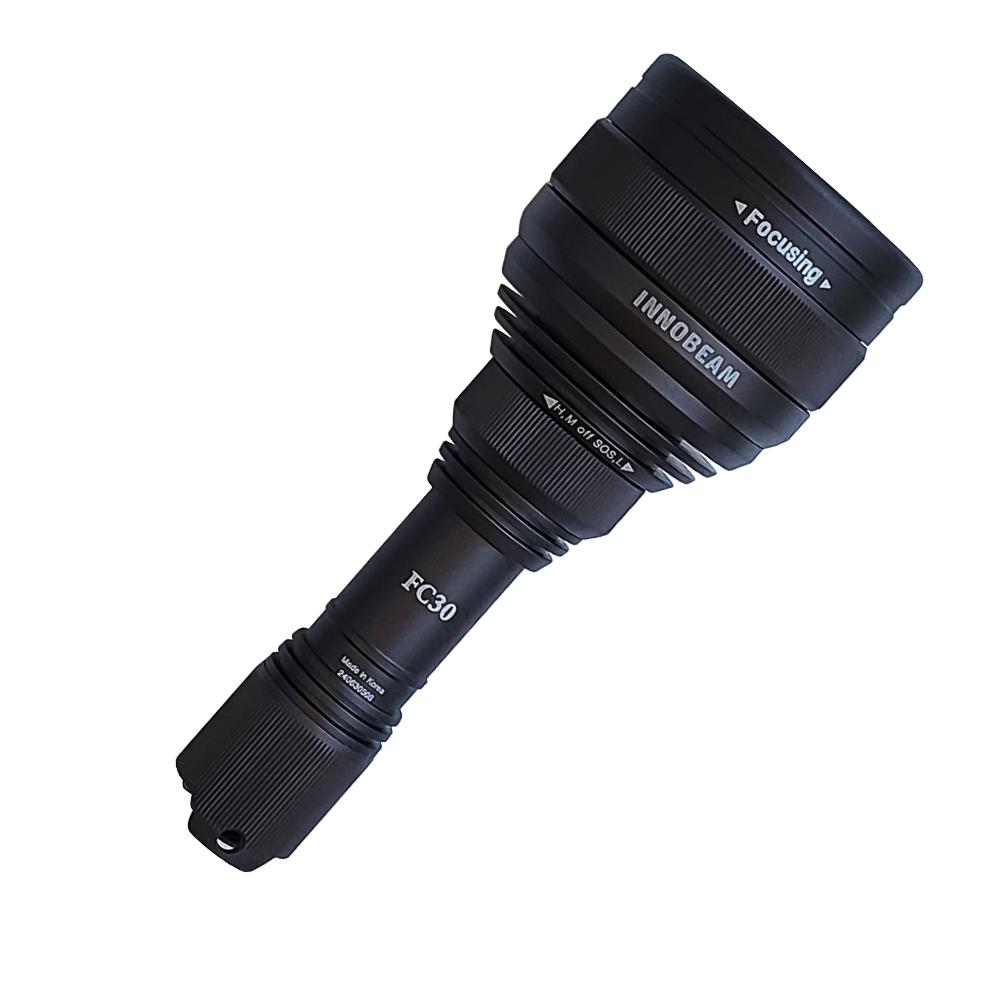 FC30 150M Waterproof focus adjustable flashlight